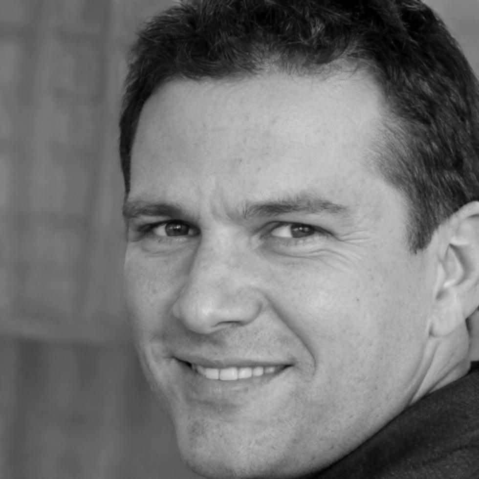 Bjarne Lindqvist, lead investment educator with over fifteen years of client advisory experience